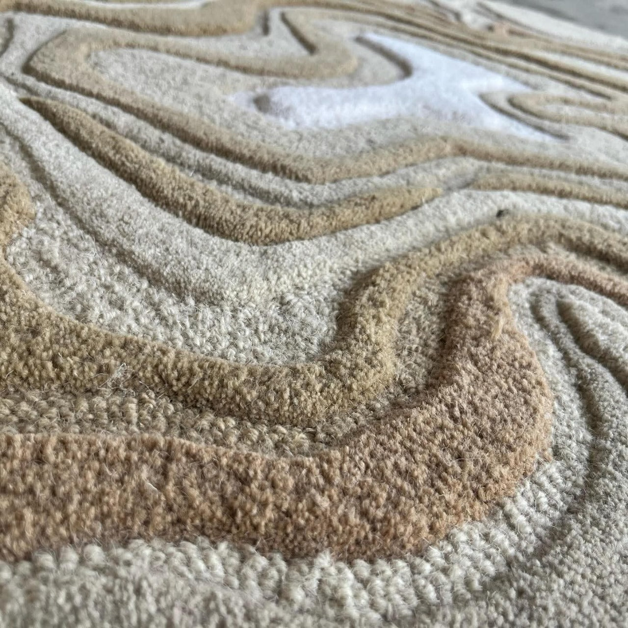 Hand-Tufted Wool Rug – Abstract Earth Layer Topography Design
