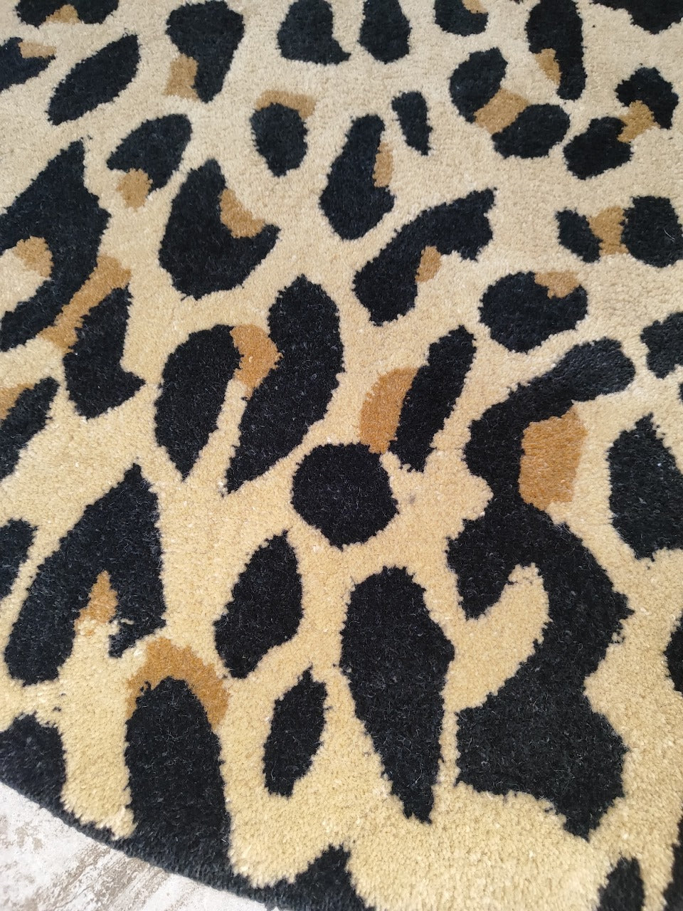 Hand Tufted Leopard Print Wool Rug – Modern Animal Accent