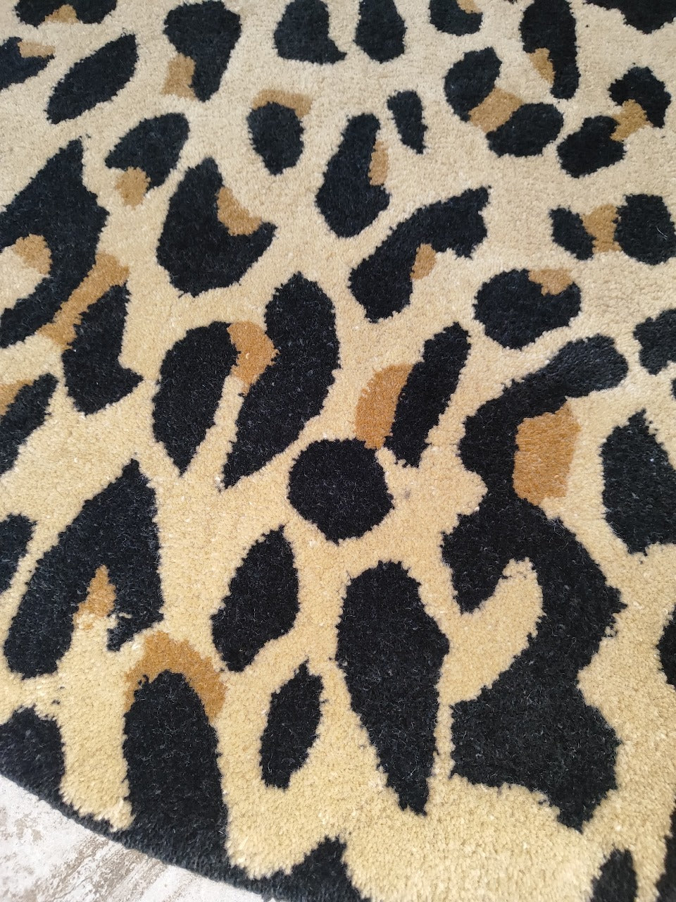 Hand Tufted Leopard Print Wool Rug – Modern Animal Accent