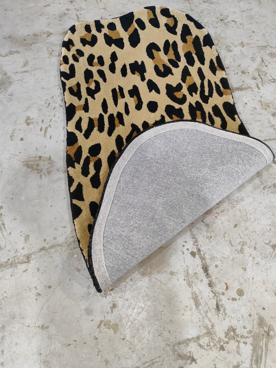 Hand Tufted Leopard Print Wool Rug – Modern Animal Accent